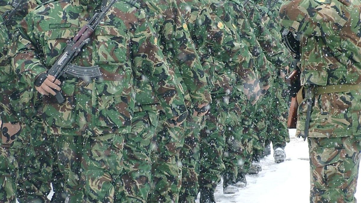 Връщат военното обучение в училище
