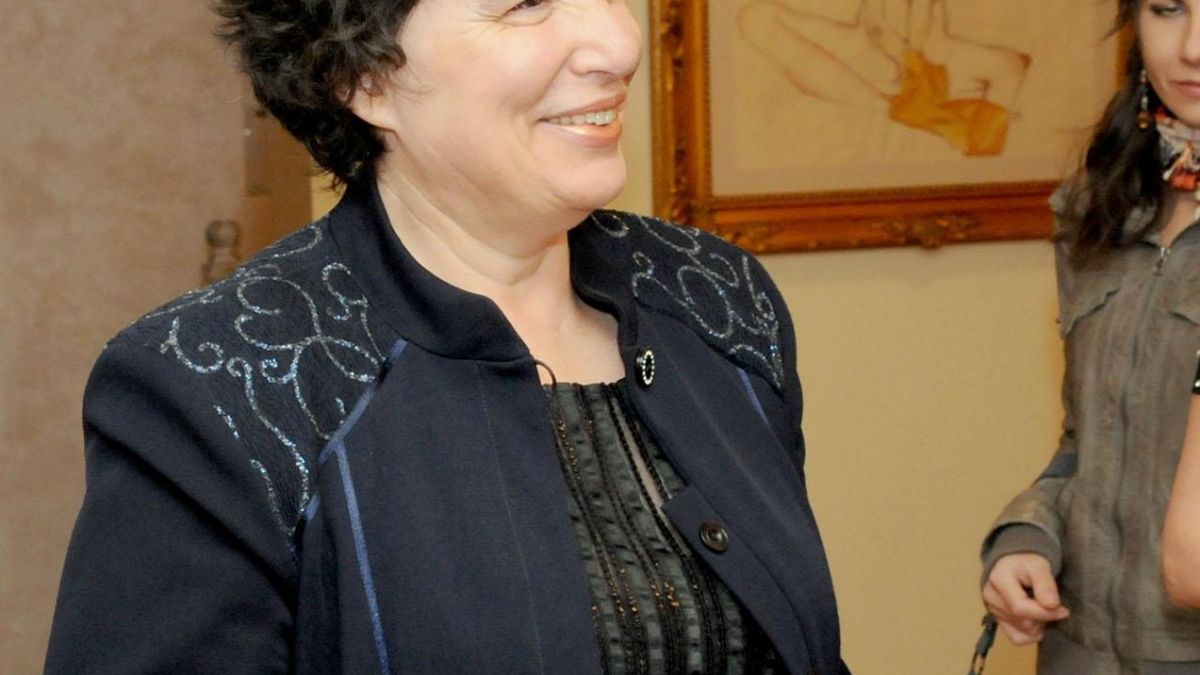 Нонка Матова иска пенсия на генерал
