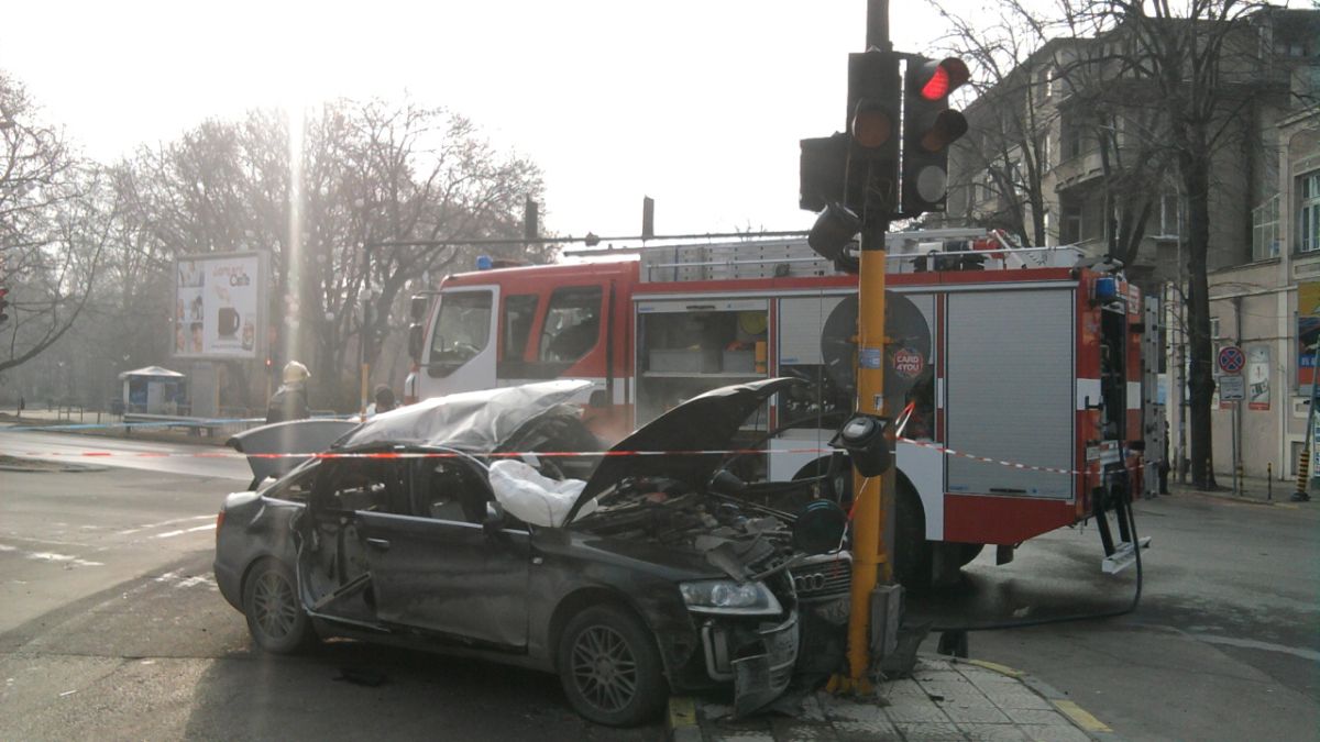 Взривиха "Ауди А6" във Варна