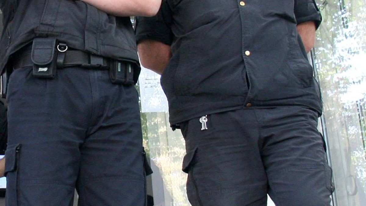 Пиян мъж реже с бръснач в дискотека 
