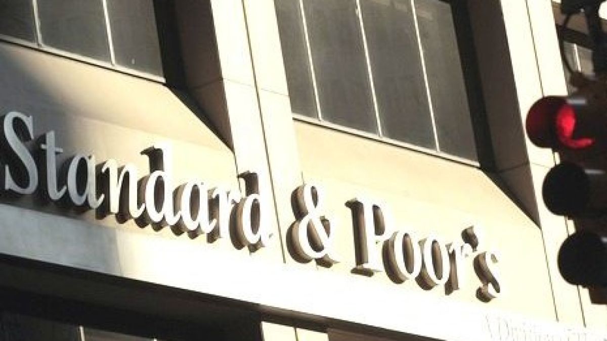 Standard &amp; Poor's понижи рейтингa на Гърция