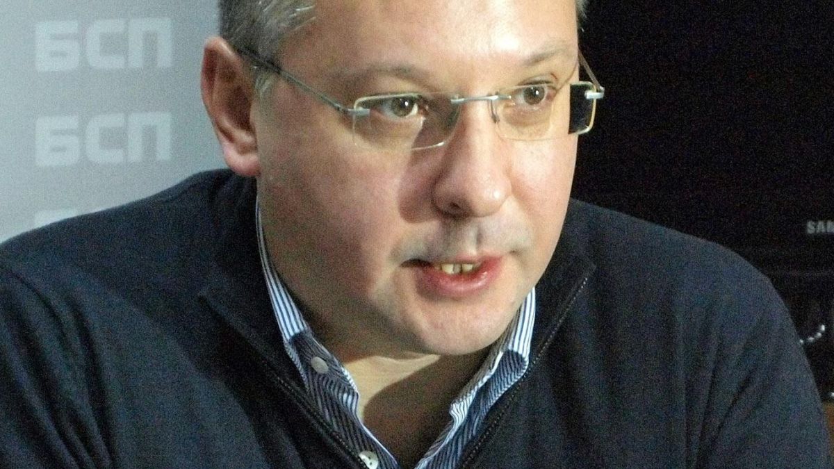 Станишев поръча от Берлин цветя за репортерки