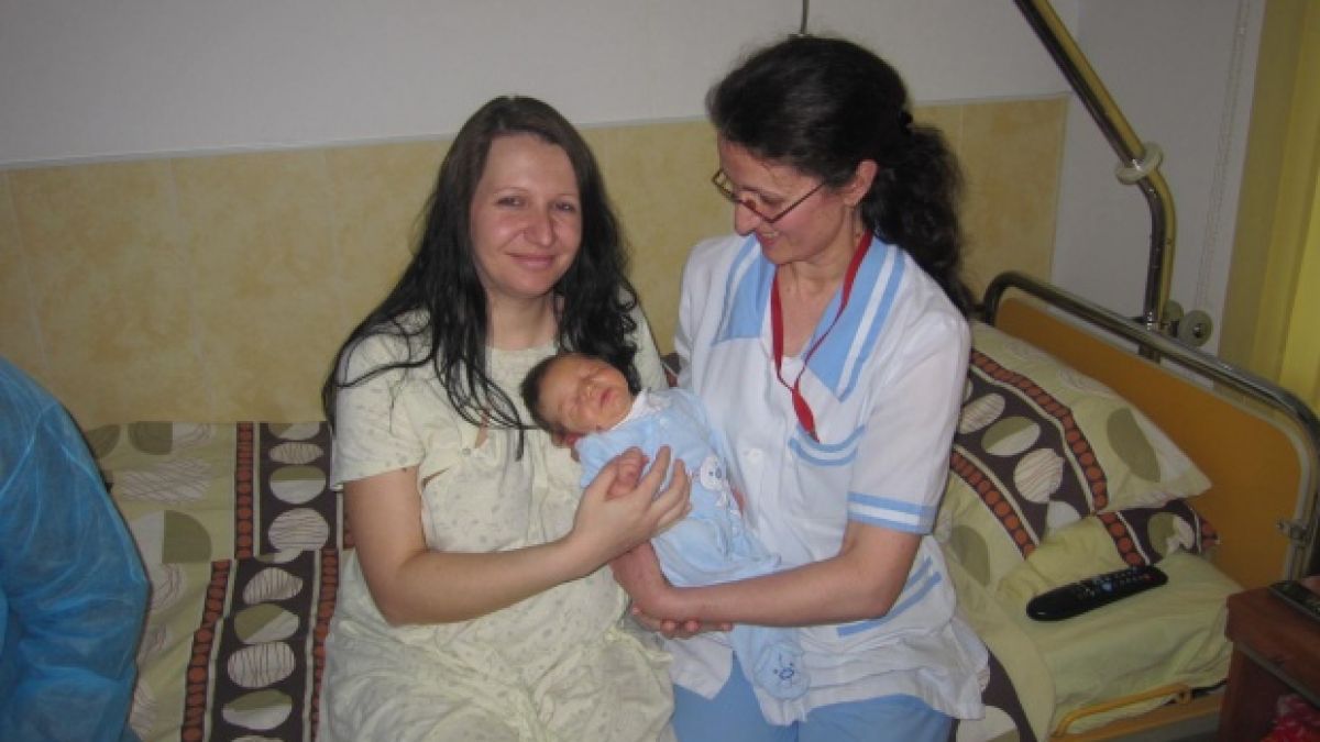 Спасиха родилка в клинична смърт