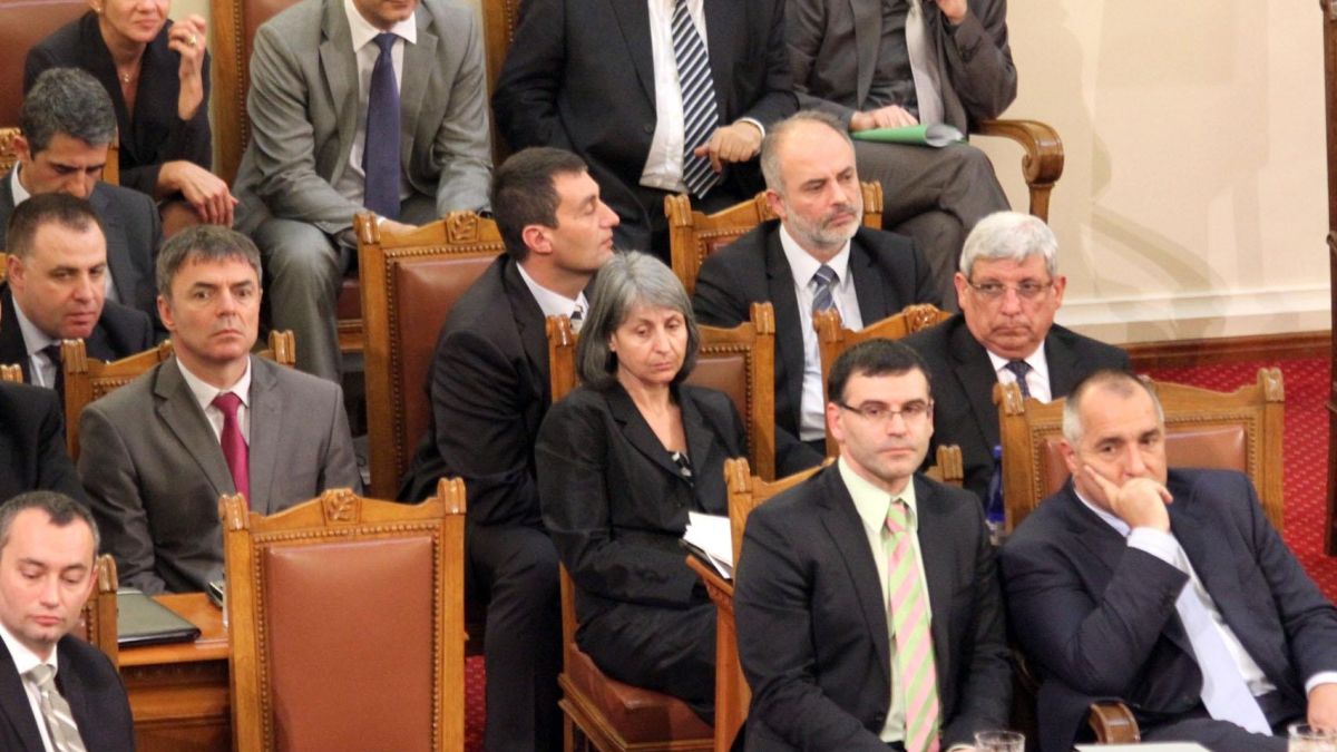 Бойко чака 7-8 млн. лева бонуси от Тройната коалиция
