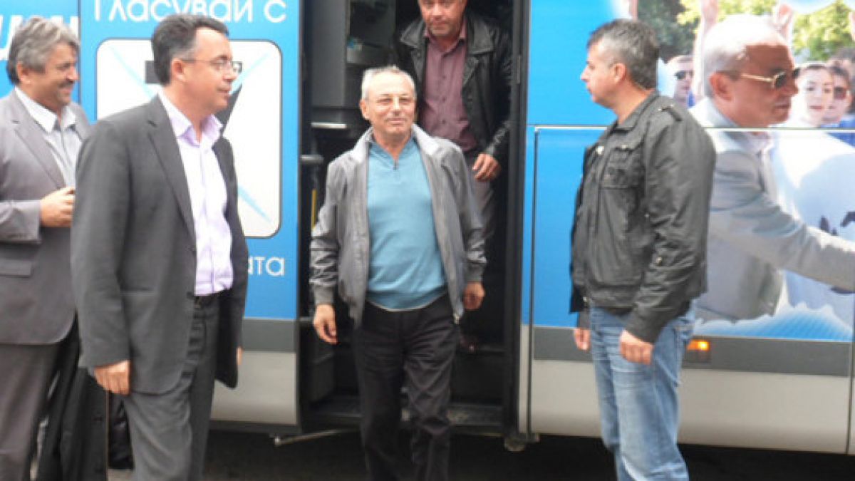 Доган уволни шефовете на ДПС - Кърджали