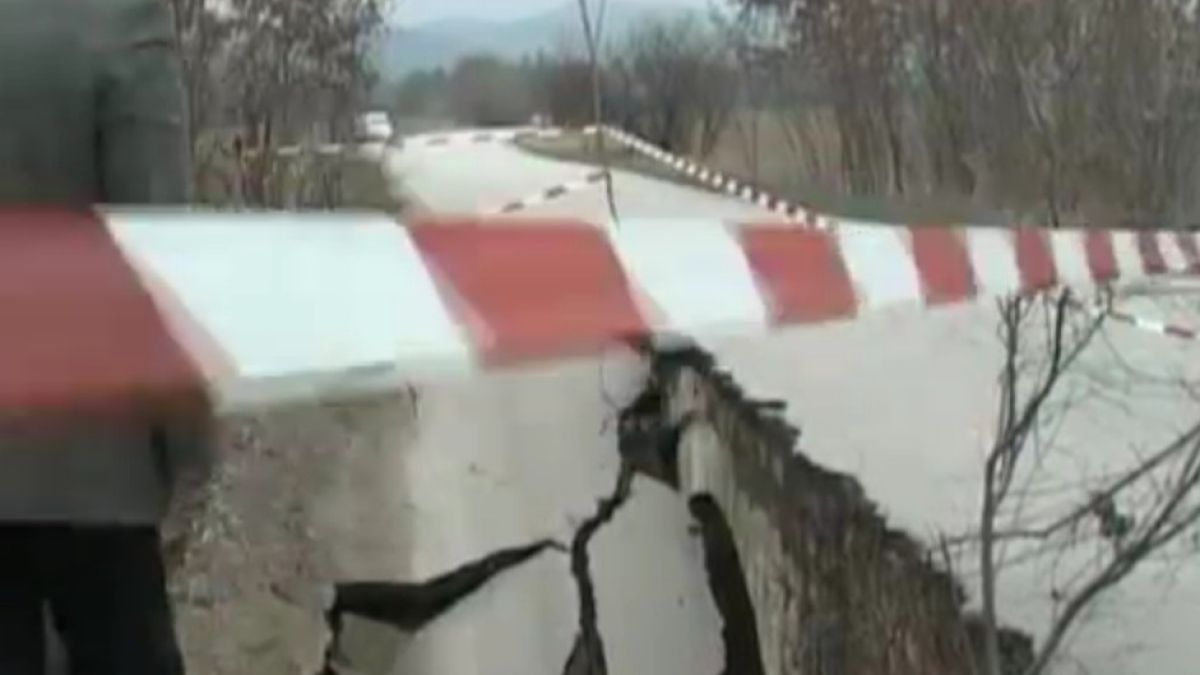 Срина се мост от камък до село Русаля