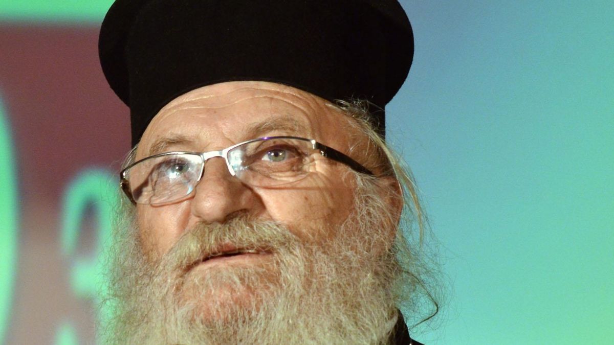 Отец Иван получи нов имот за приют край Ихтиман