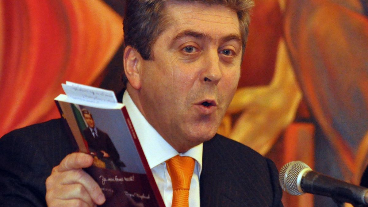 Първанов хвърля младок срещу Сергей