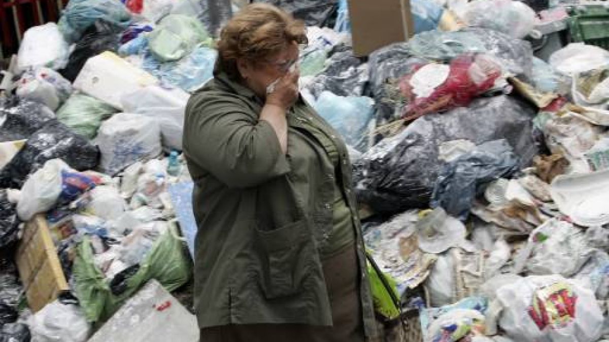 Боклуци затрупват Враца