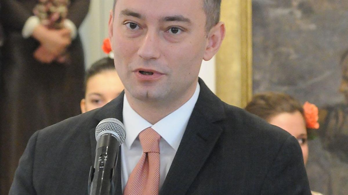 Николай Младенов: Да не се поддаваме на румънския гаф 
