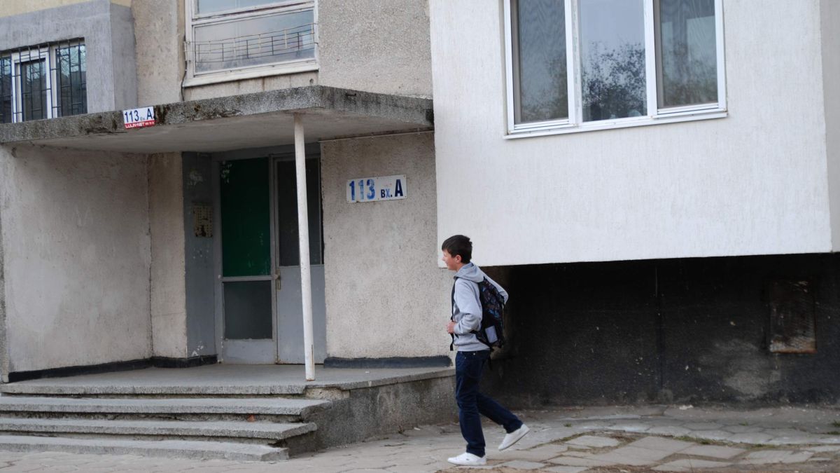 Изселиха заради граната 113-и блок в Люлин