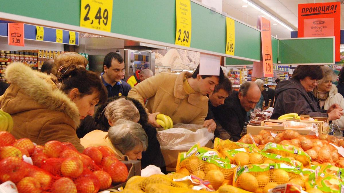 Инспектори спипаха 37 кг развалена храна в “Лидъл”