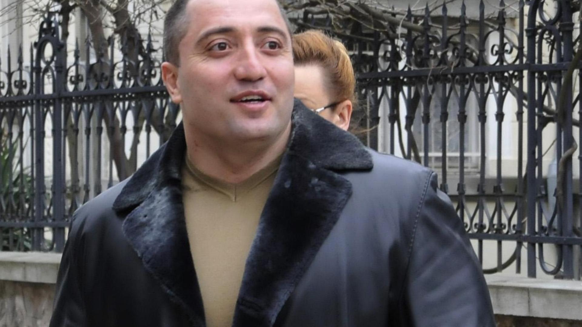 Бандата на Очите трупа милиони от рекет всяко лято! Ето какви са наглите схеми, в които работи и щерката на Желязков 