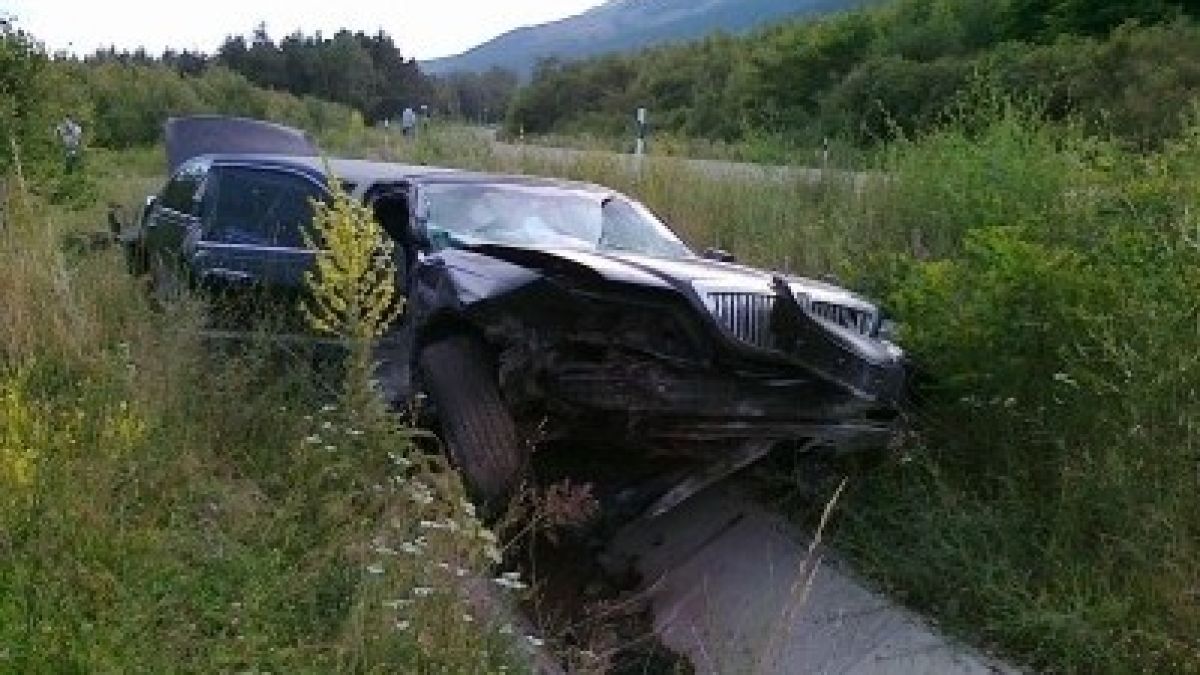 Румънеца и Енчев отърваха кожата след зверска катастрофа