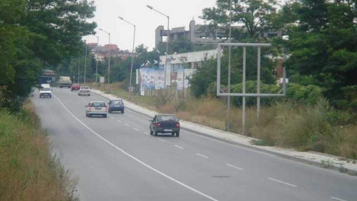 Труп на мъж намериха на път във Варна