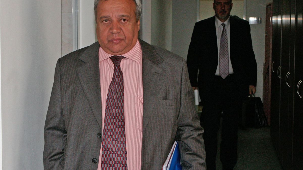 Прокуратурата погва Валентин Захариев 