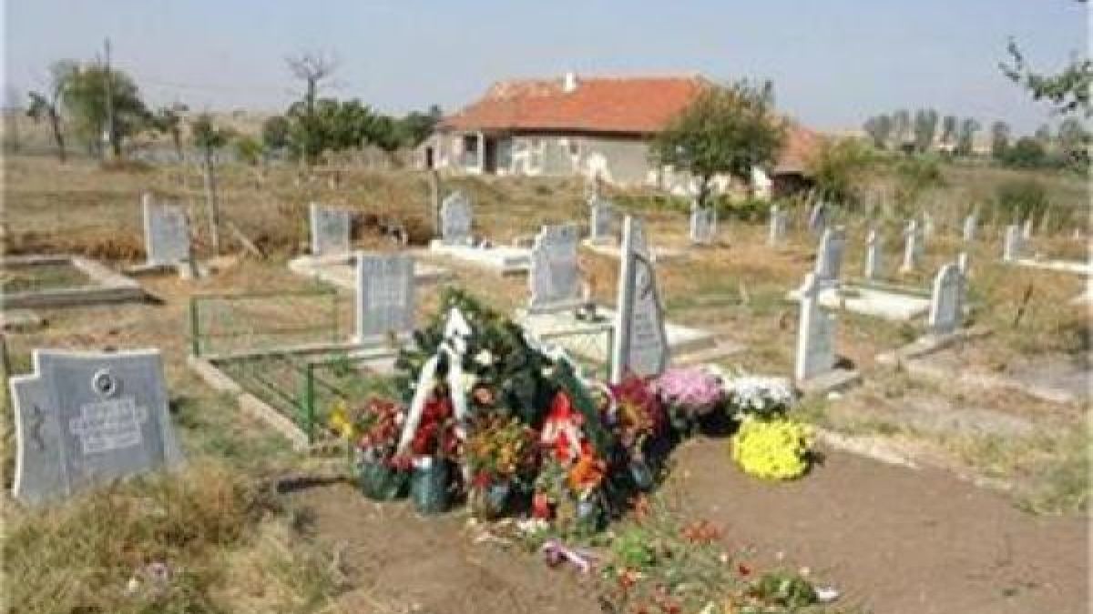 Три години затвор за некрофила от Лом 