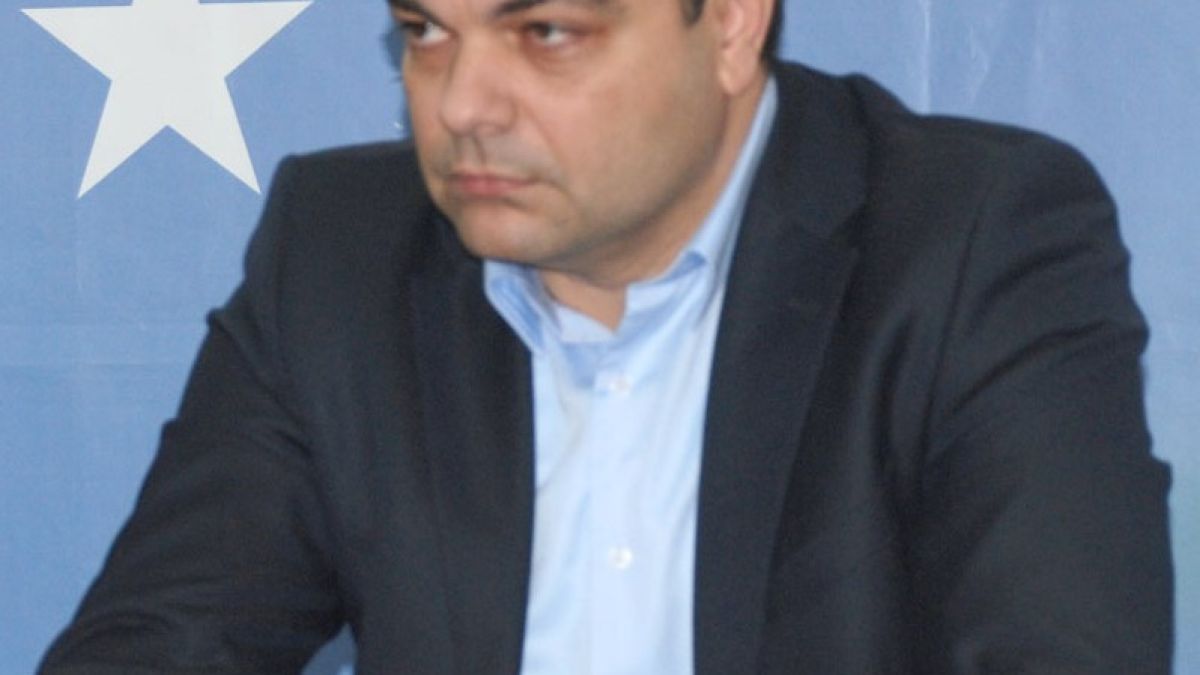 Нова “калинка”: Кметът на Димитровград е с диплома менте