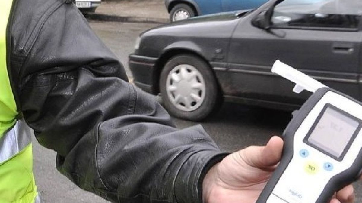 Пиян шофьор помете два двора 