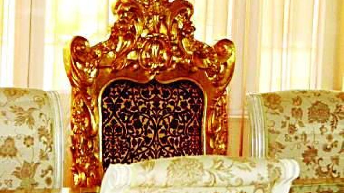 Продават златния трон на Цар Киро