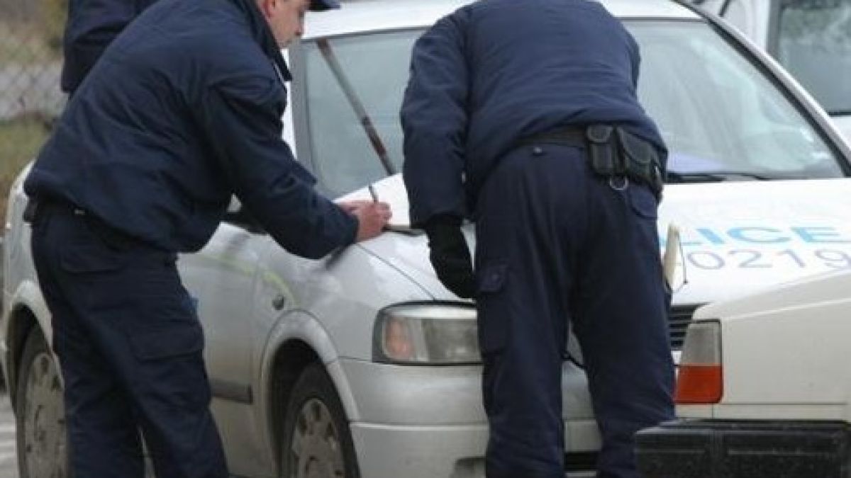 Спипаха рецидивист след среднощна гонка 