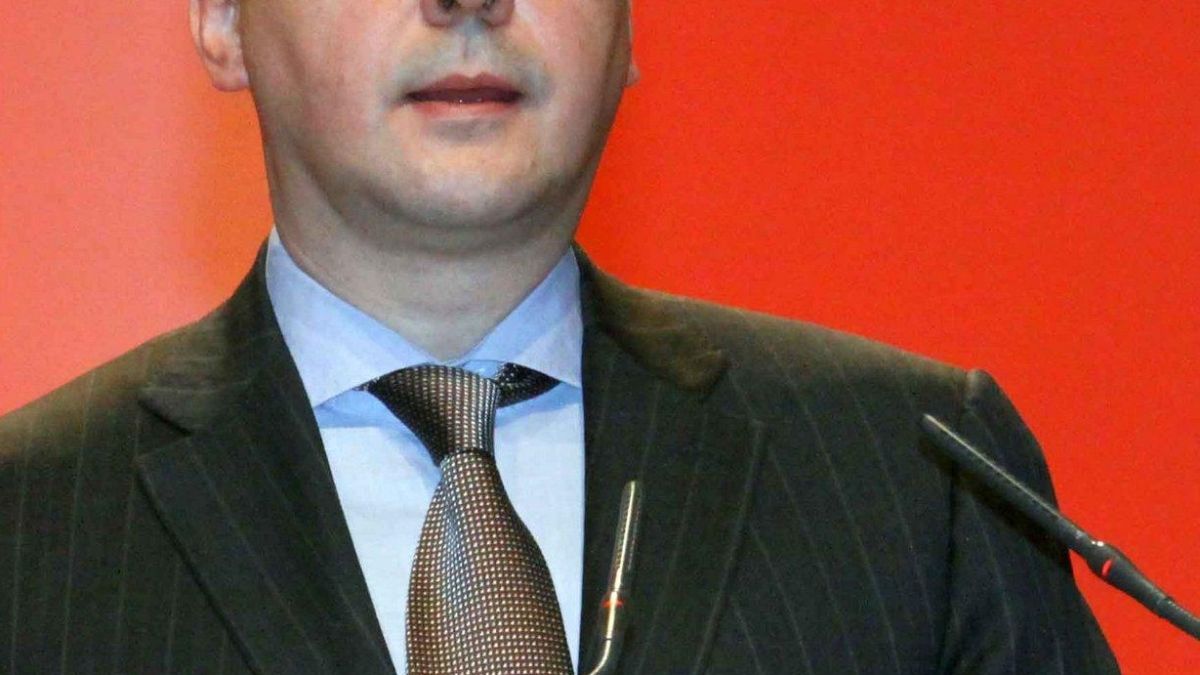 Станишев: Нямам амбицията просто да седя на лидерския стол