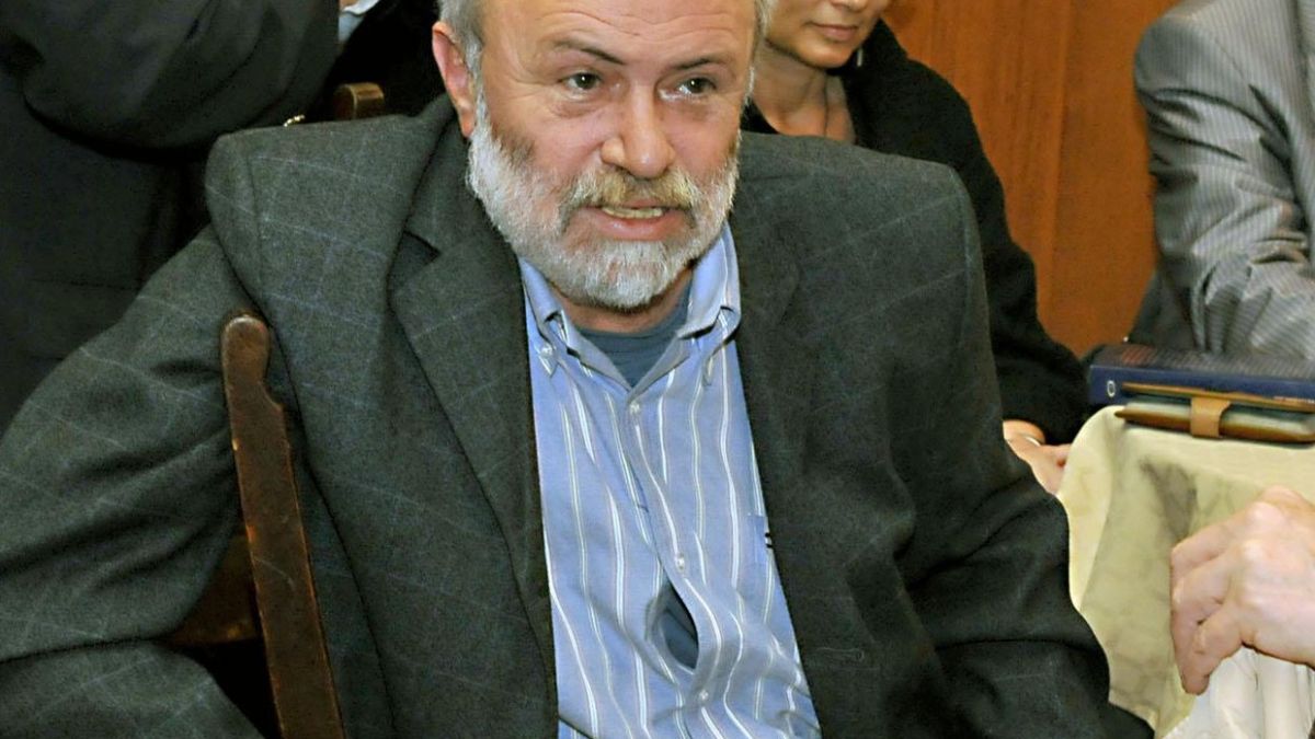 Драганов сe пръскал с алкохол заради болно гърло 