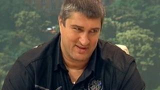 Любо Ганев: Краси (Черния) е мургав, защото ходи на солариум