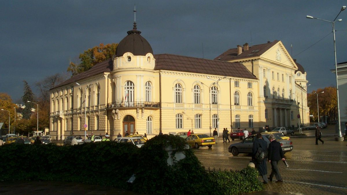 Промените в БАН – Преоблякъл се Илия, погледнал се – пак в тия