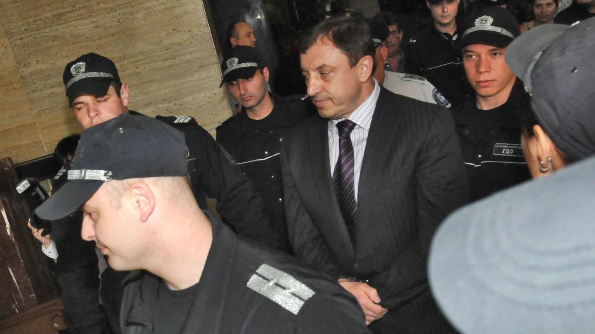 Трактора криел дружба с Първанов
