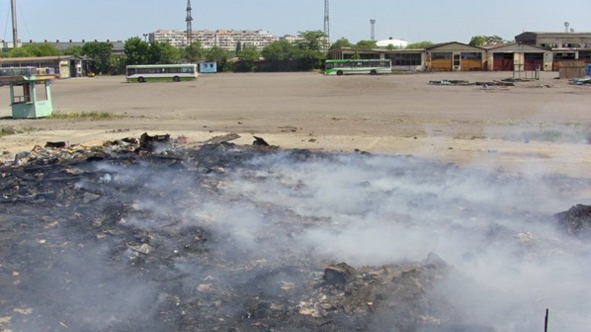 Ром подпали сметище в Бургас 