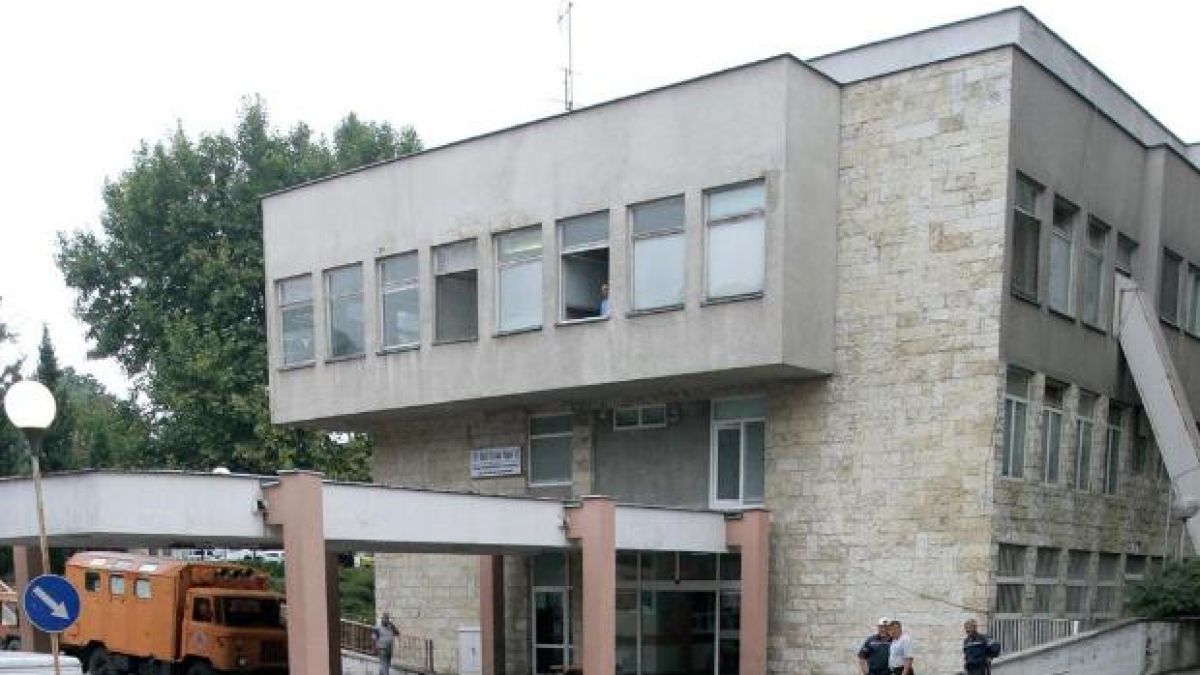 Оперират бременната в кома 