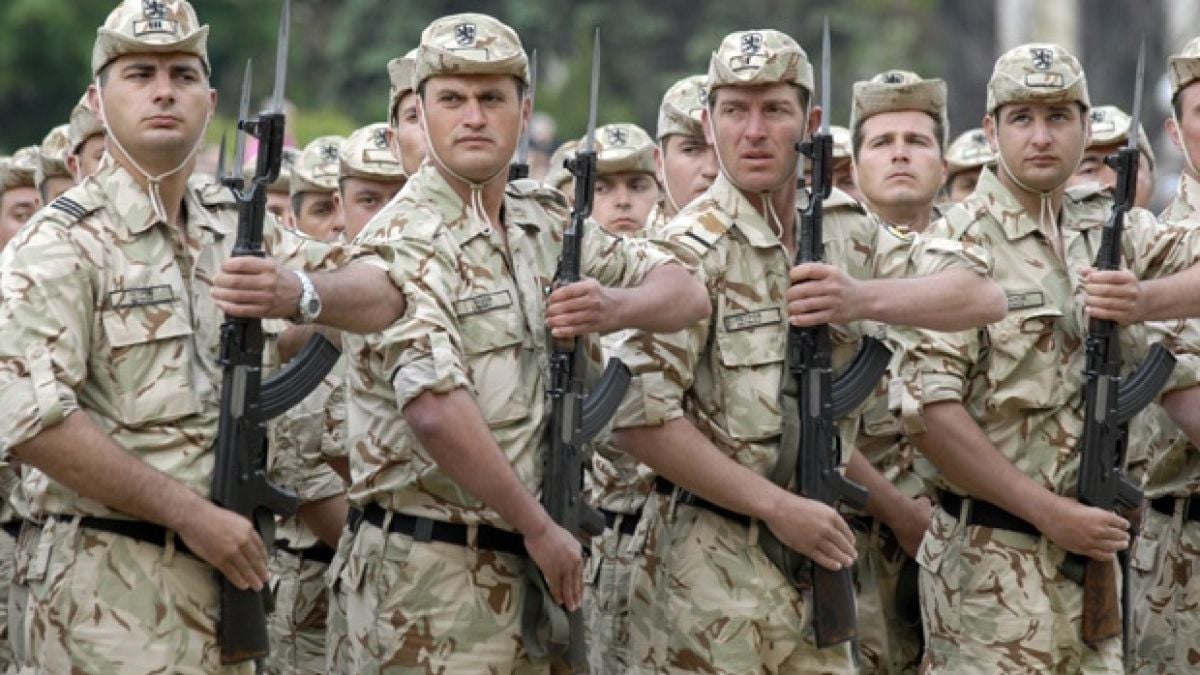 Армията готви кибервойници