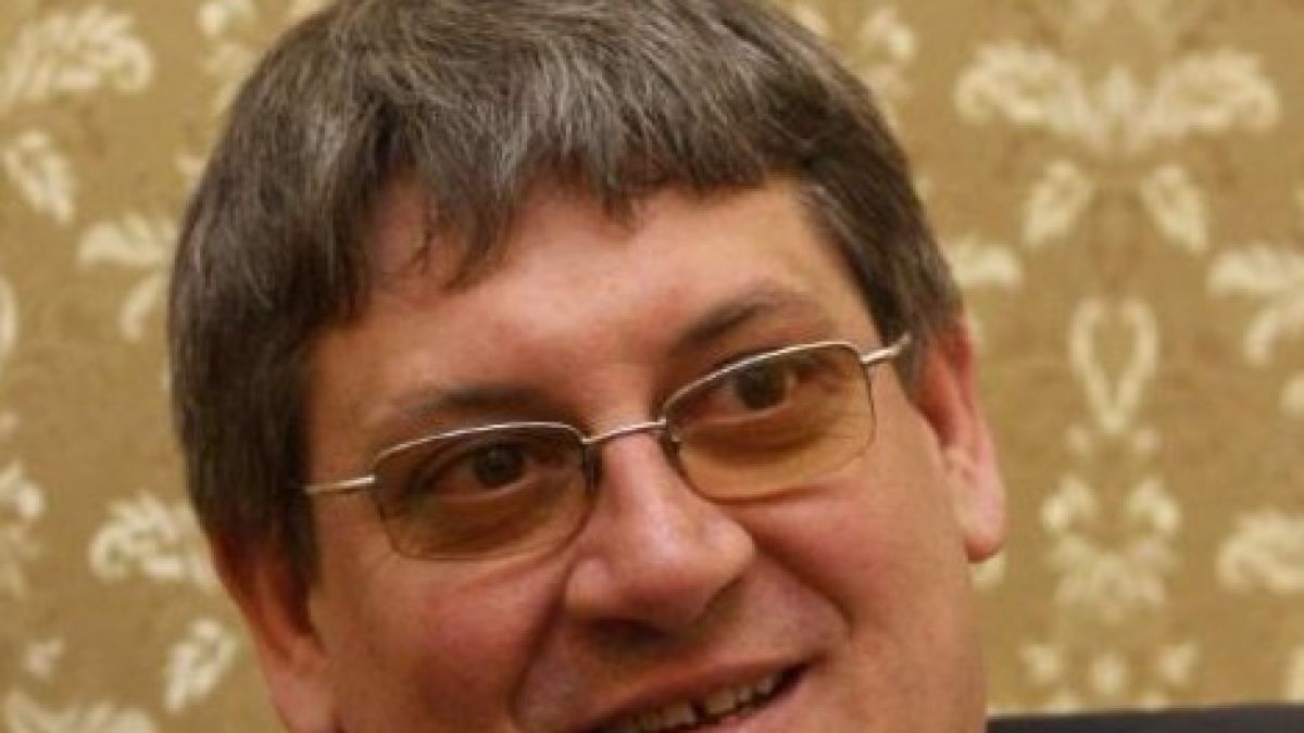 Резнаха четирима шефове от здравната каса