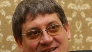 Резнаха четирима шефове от здравната каса