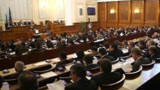 Депутатите реват от кръвно, гастрит и гадене