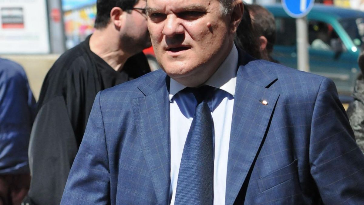Не Галеви изяли министерската глава на Румен Петков, сам си я отрязал
