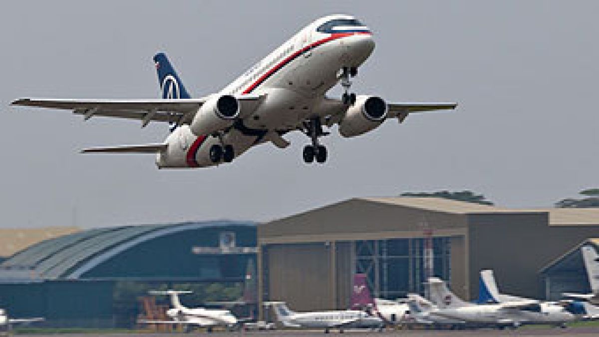 Немски авиоексперти: SuperJet-100 все още има шансове за успех