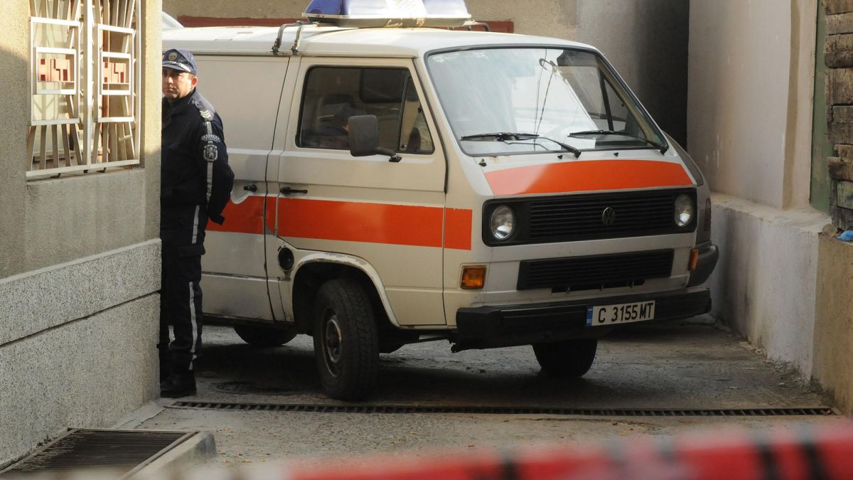 Обесен баща и мъртво дете изправиха косите на търновци
