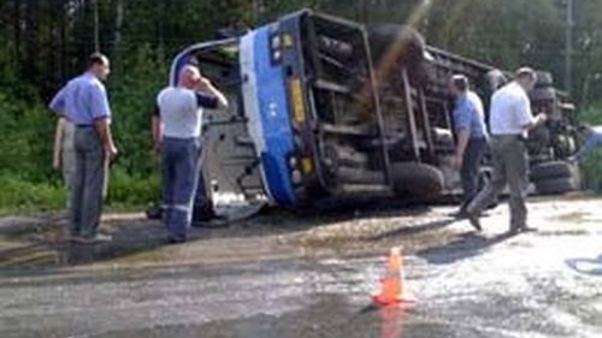 Разби се пълен с деца автобус, има загинали 