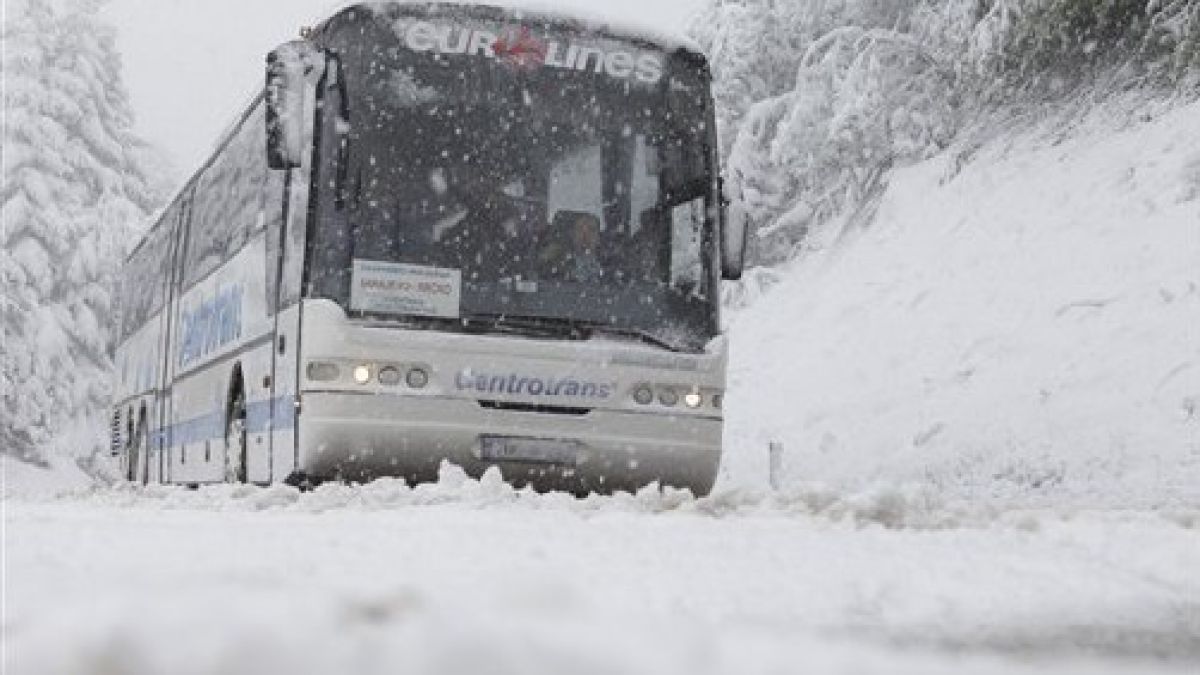 Босна и Черна гора затрупани с 30 см сняг