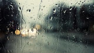 Опасно време: Порои, сняг и градушки