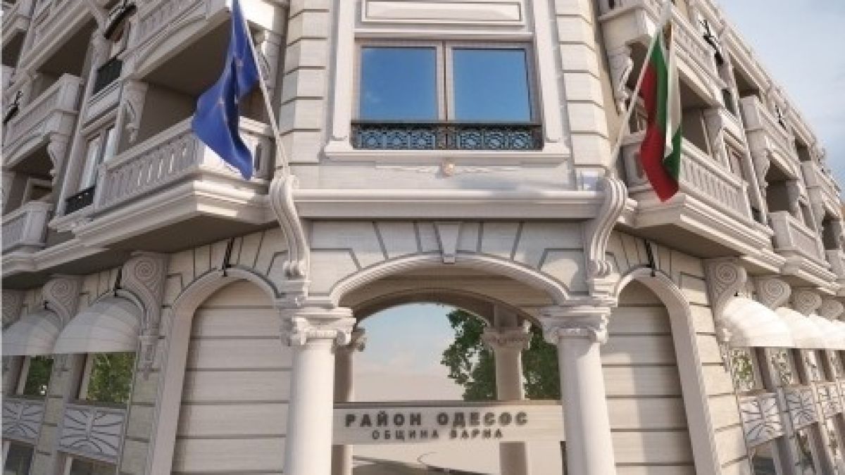 Гневен съпруг ошамари заместник-кмет