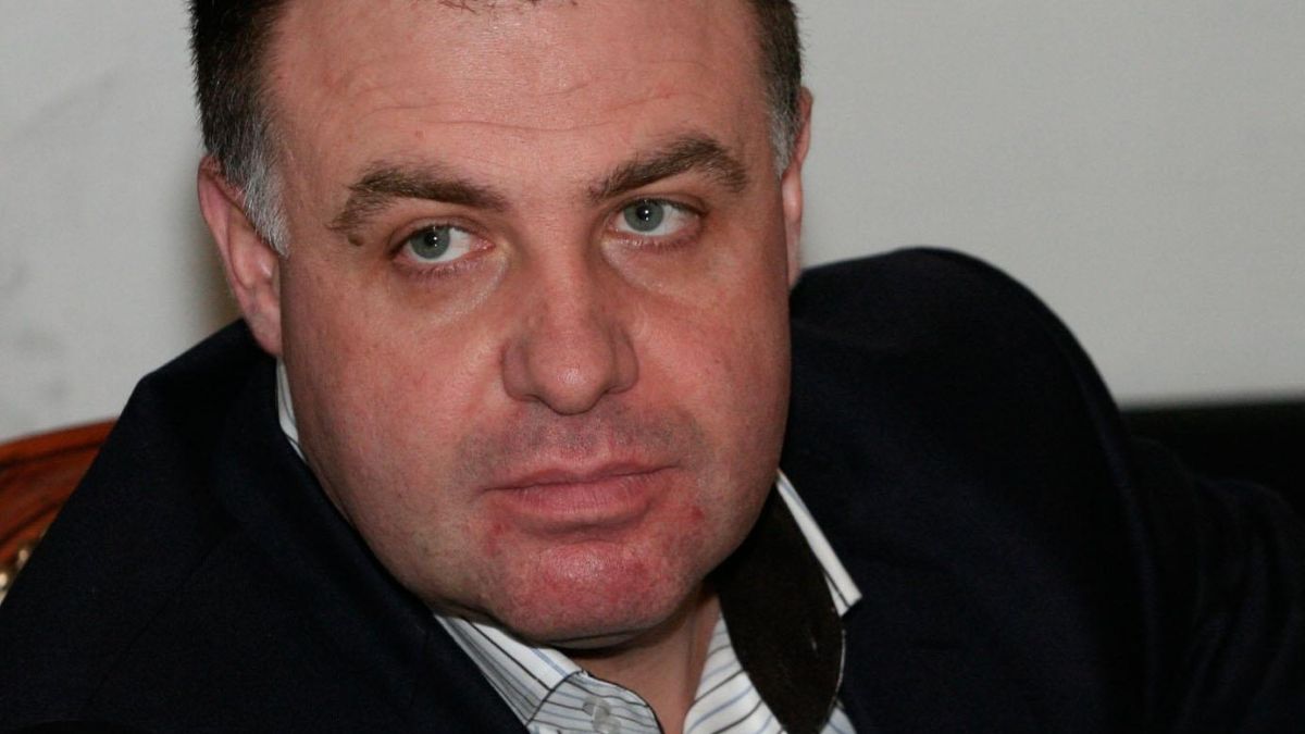 Мирослав Найденов се извини на Корнелия Нинова