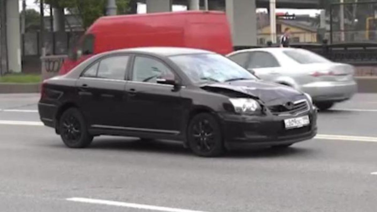 Агент на тайни служби скочи от мост, за да се самоубие (ВИДЕО)