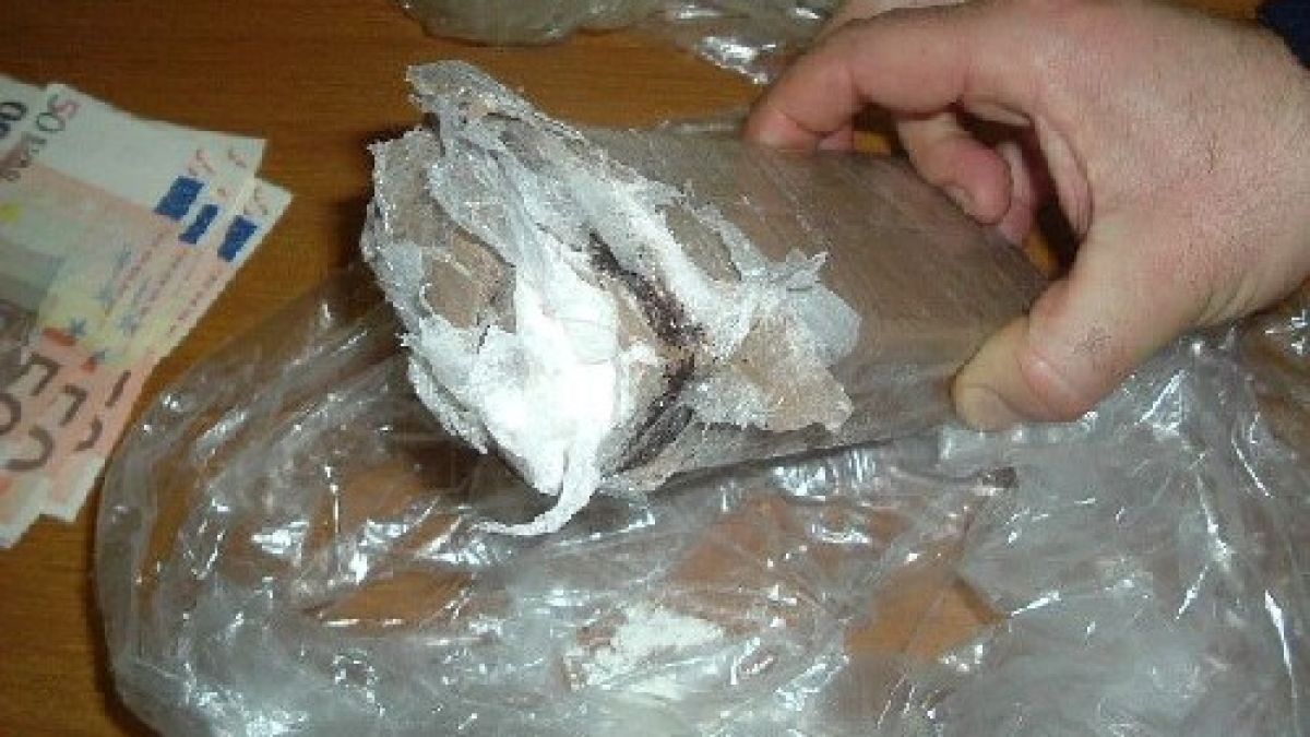 Българин задържан на летището в Рига с марихуана