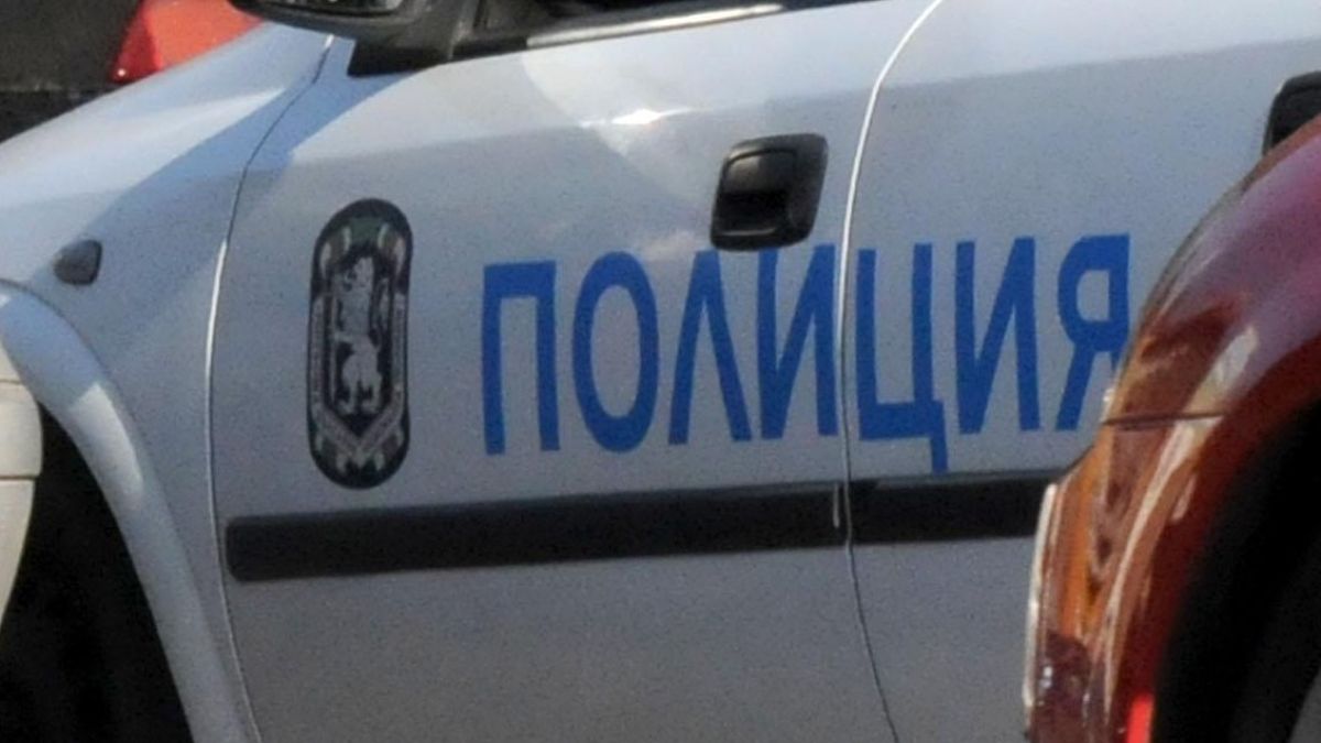 Братя наритаха полицаи и ги пратиха в болница