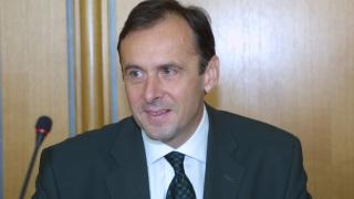 Семейство "Топлото" събирали здраво рушвети