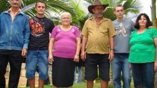 Разменени бебета намериха родителите си след 25 години