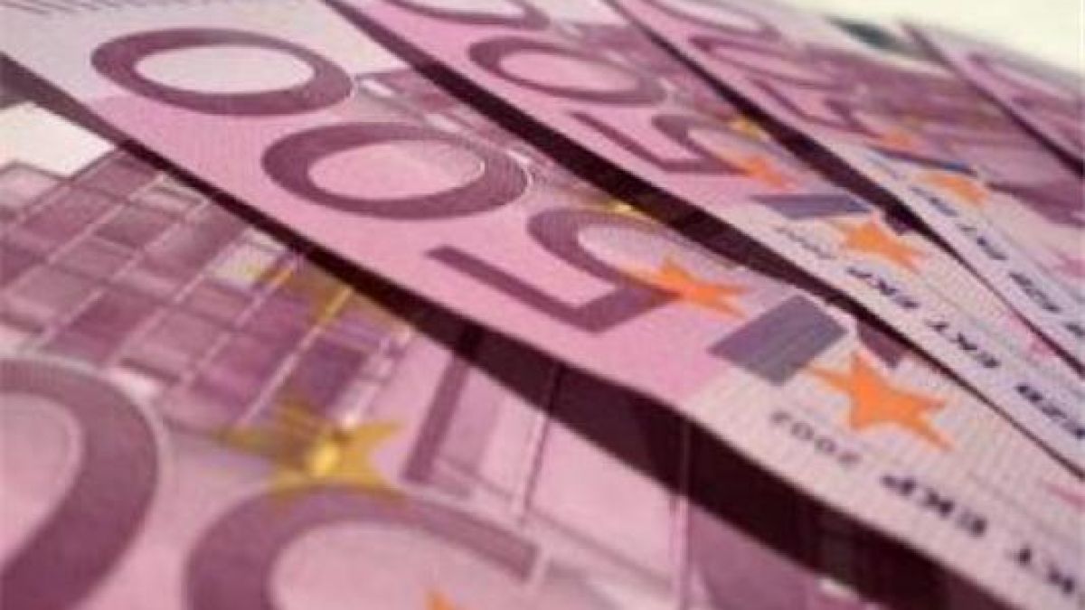 Удариха шестима в Пловдив с 60 000 евро фалшиви 